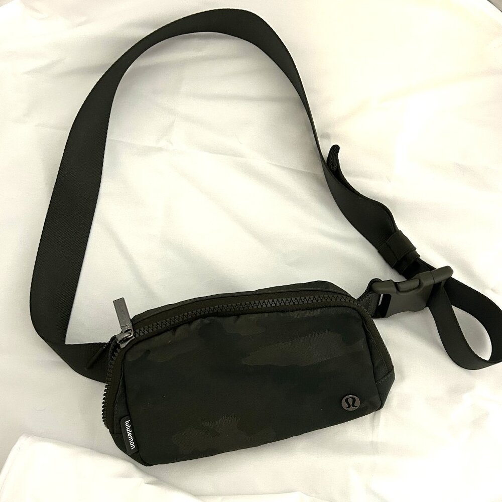 LULULEMON Everyday Camo Fanny Pack